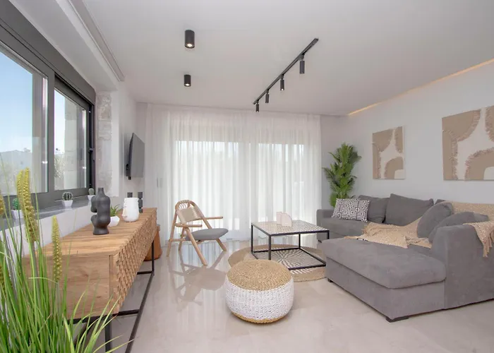 Petrino Complex By Halkidiki *